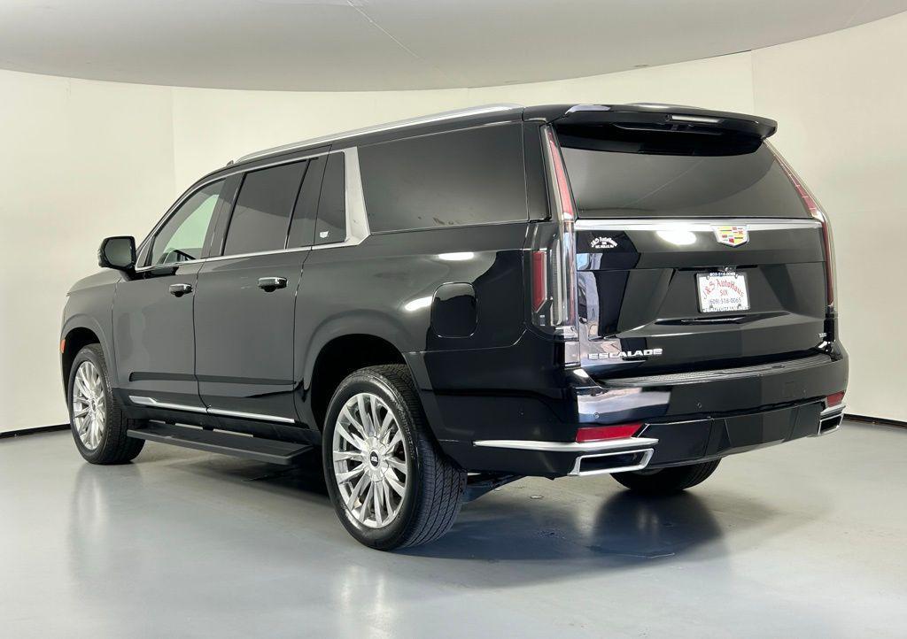 used 2022 Cadillac Escalade ESV car, priced at $60,999