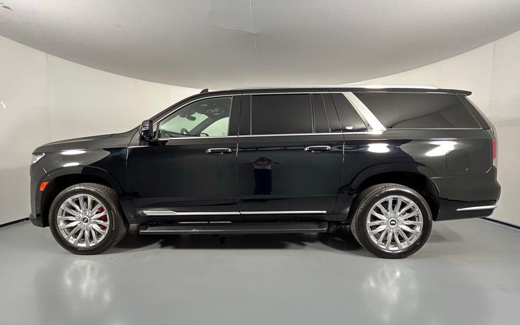 used 2022 Cadillac Escalade ESV car, priced at $60,999
