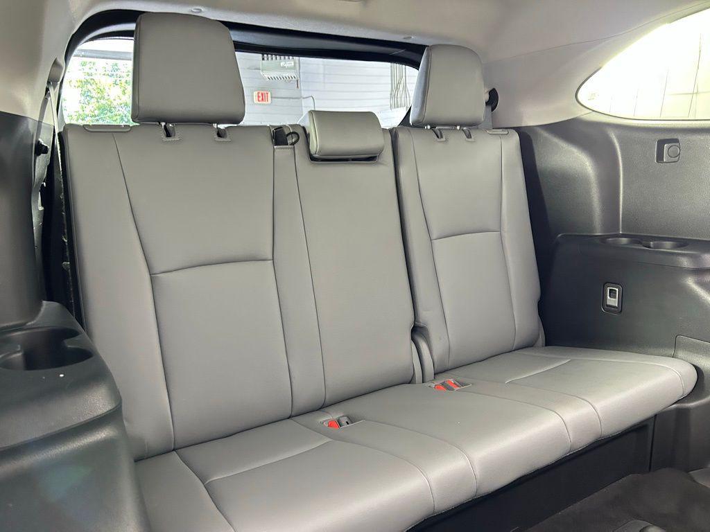 used 2022 Toyota Highlander car, priced at $31,335