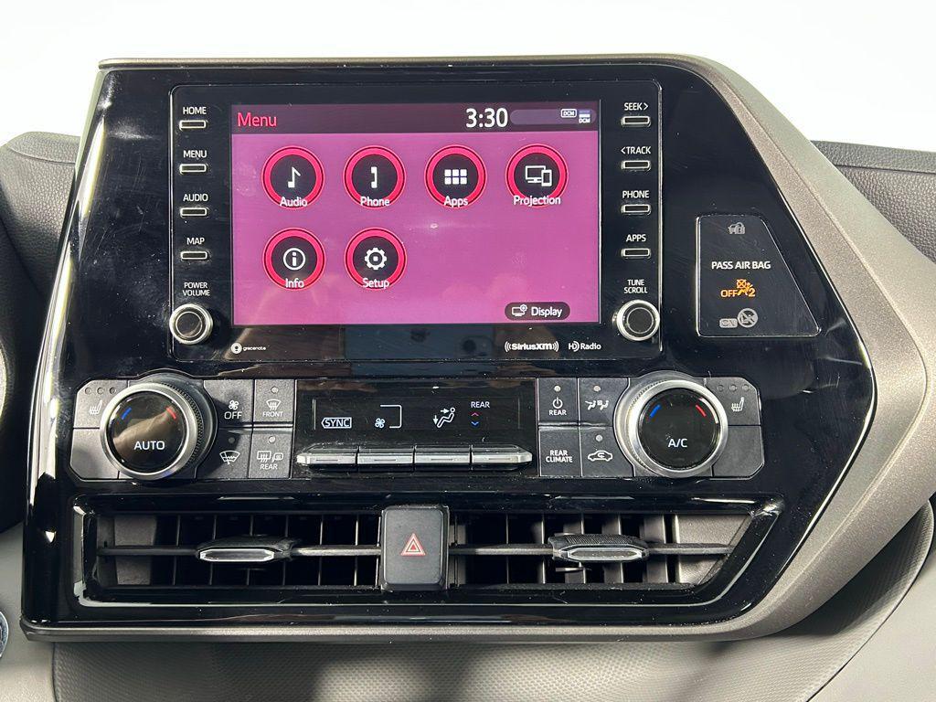 used 2022 Toyota Highlander car, priced at $31,335