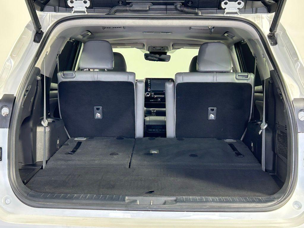 used 2022 Toyota Highlander car, priced at $31,335