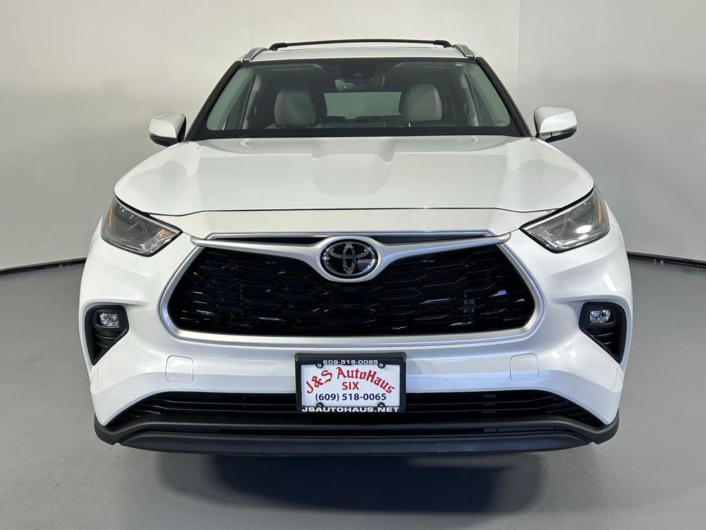 used 2022 Toyota Highlander car, priced at $31,335