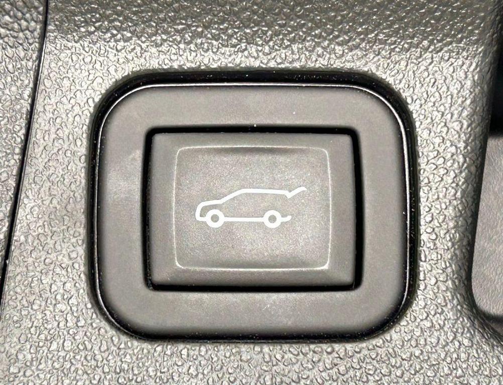 used 2023 GMC Acadia car, priced at $34,999