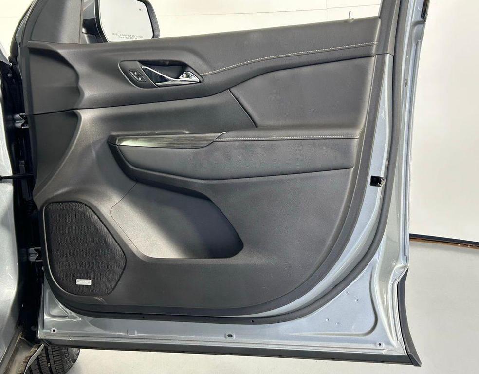 used 2023 GMC Acadia car, priced at $34,999