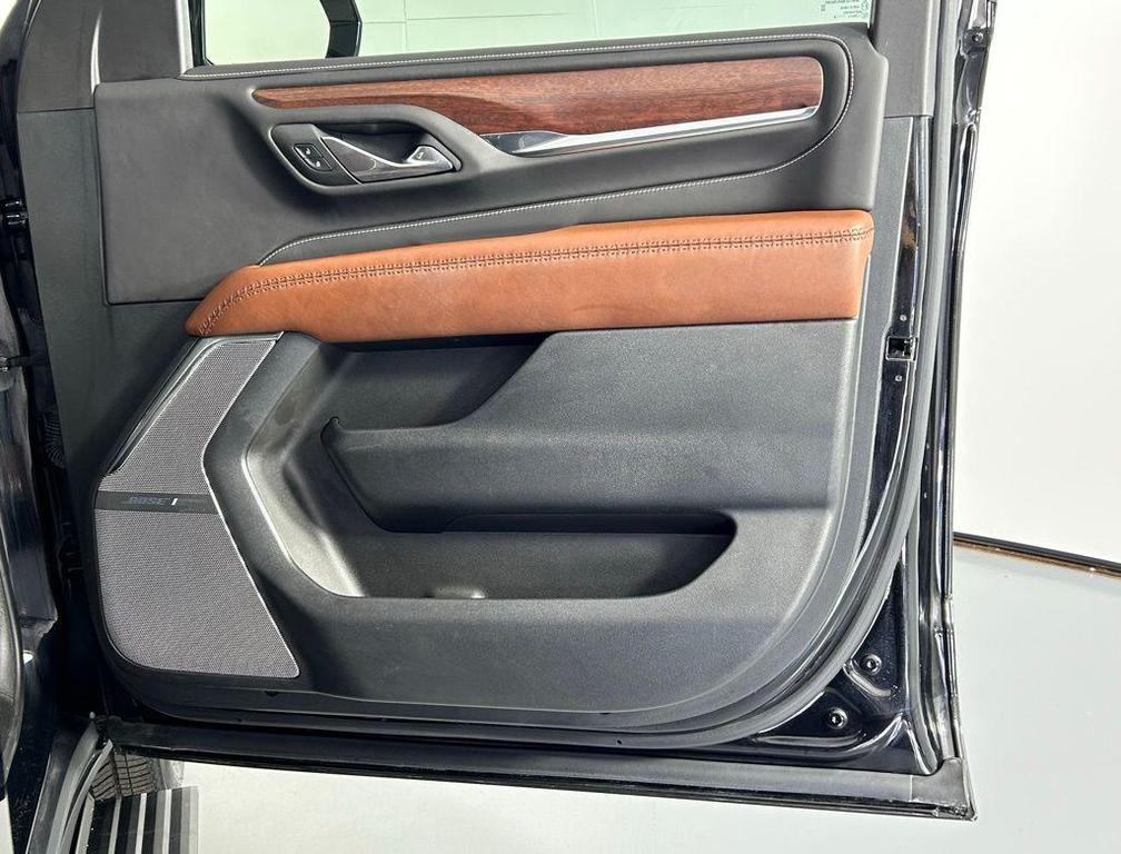 used 2024 GMC Yukon car, priced at $80,999