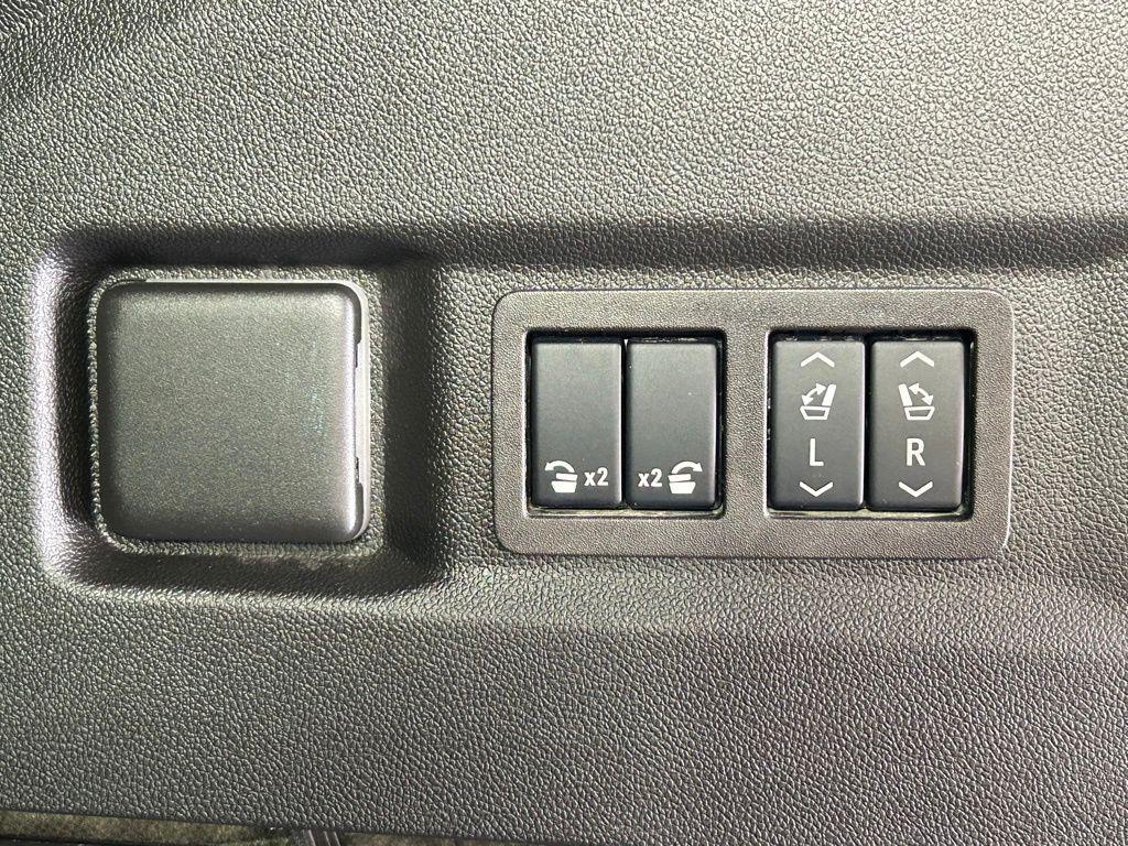 used 2024 GMC Yukon car, priced at $80,999