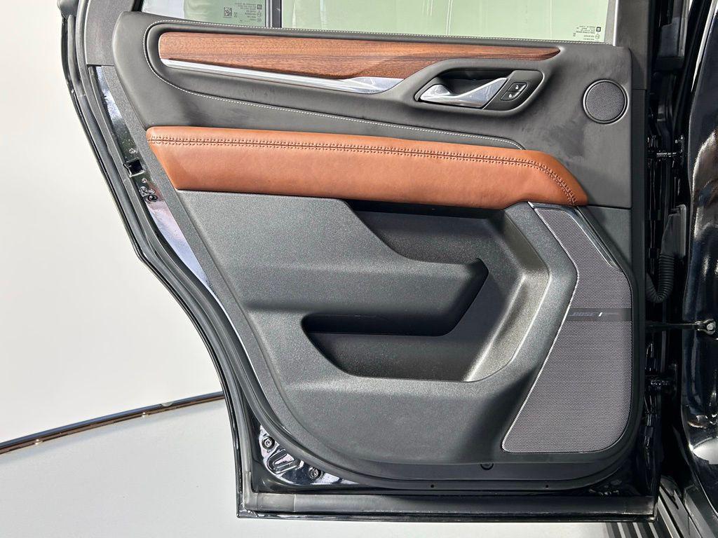 used 2024 GMC Yukon car, priced at $80,999