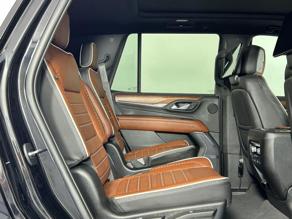 used 2024 GMC Yukon car, priced at $80,999