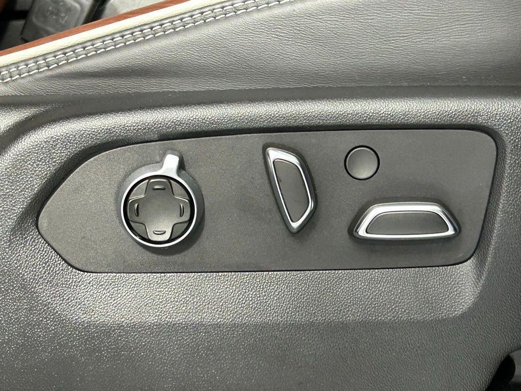 used 2024 GMC Yukon car, priced at $80,999