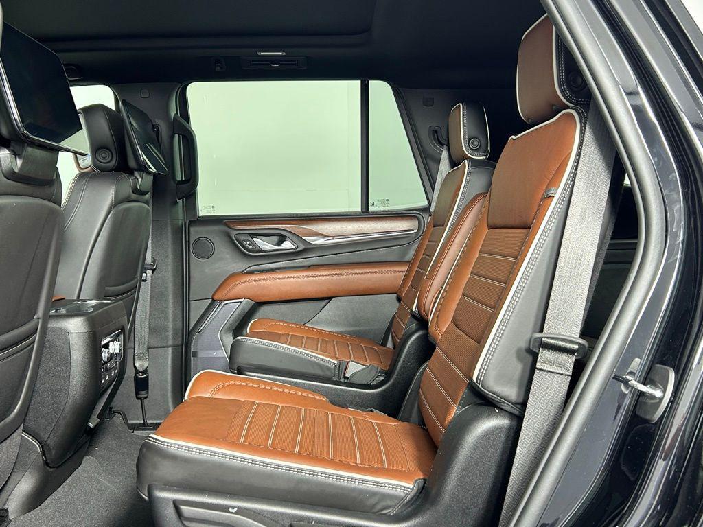 used 2024 GMC Yukon car, priced at $80,999