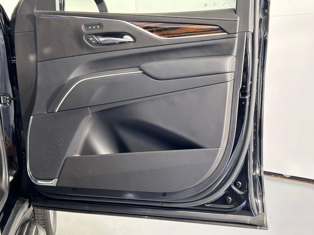 used 2024 Cadillac Escalade car, priced at $75,999