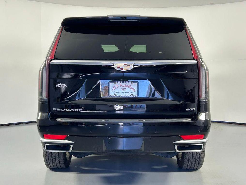used 2024 Cadillac Escalade car, priced at $75,999