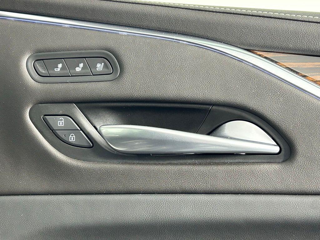 used 2024 Cadillac Escalade car, priced at $75,999