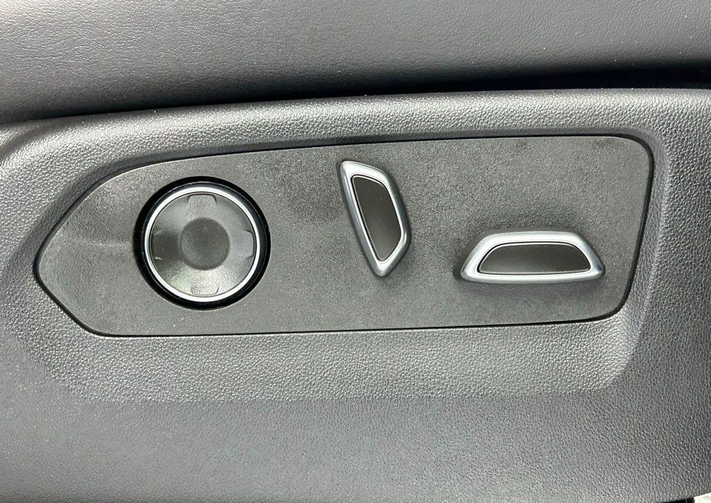 used 2024 Cadillac Escalade car, priced at $75,999