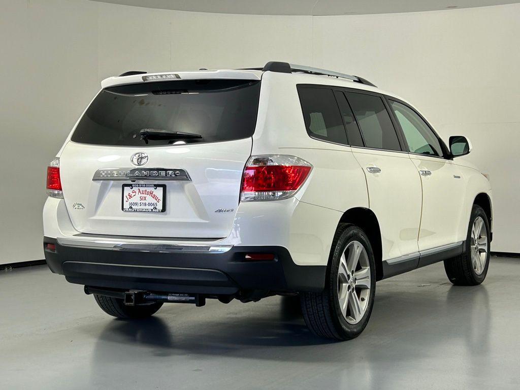 used 2013 Toyota Highlander car, priced at $15,999