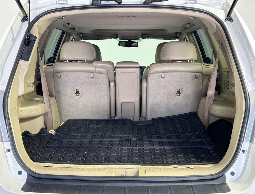 used 2013 Toyota Highlander car, priced at $15,999