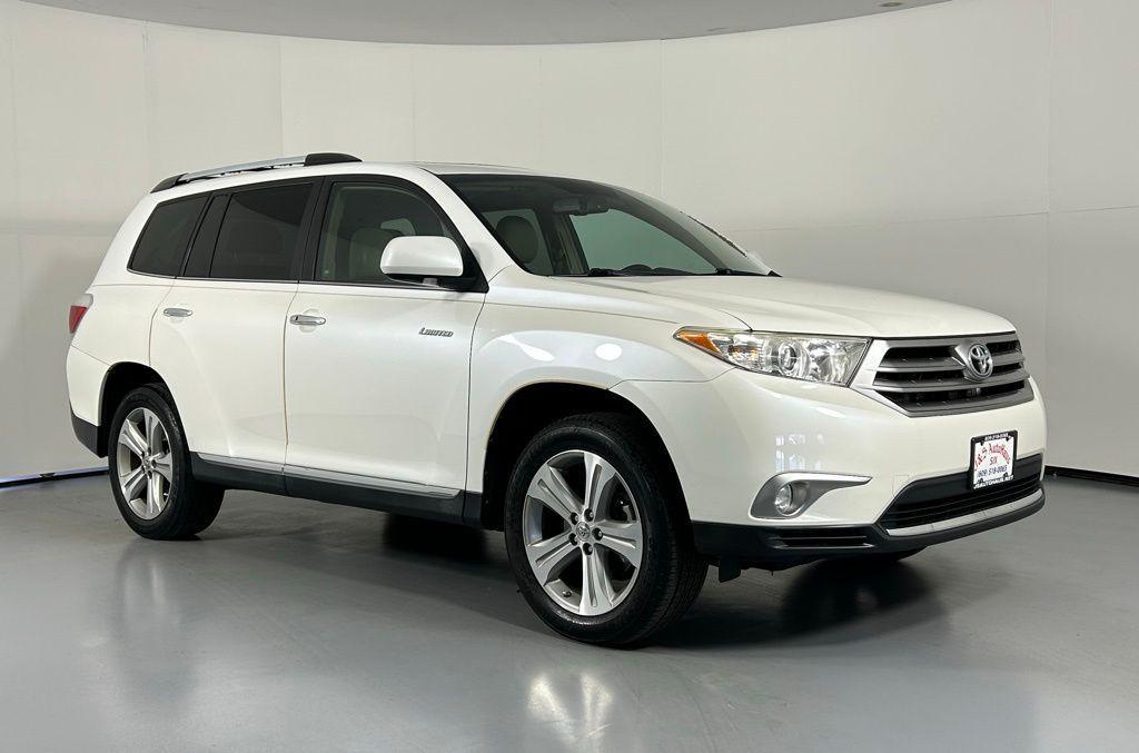 used 2013 Toyota Highlander car, priced at $15,999