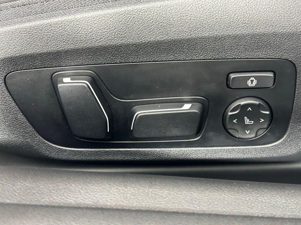 used 2025 BMW M4 car, priced at $87,999