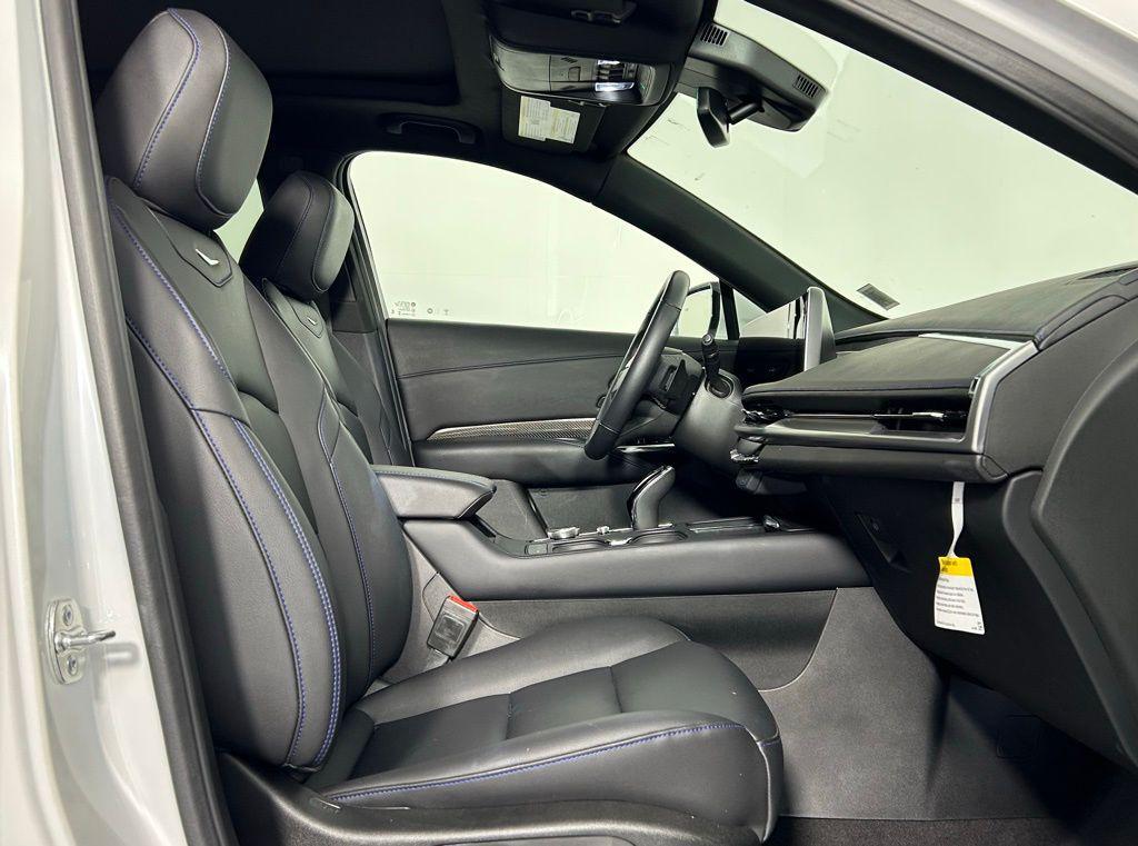 used 2024 Cadillac XT4 car, priced at $39,999