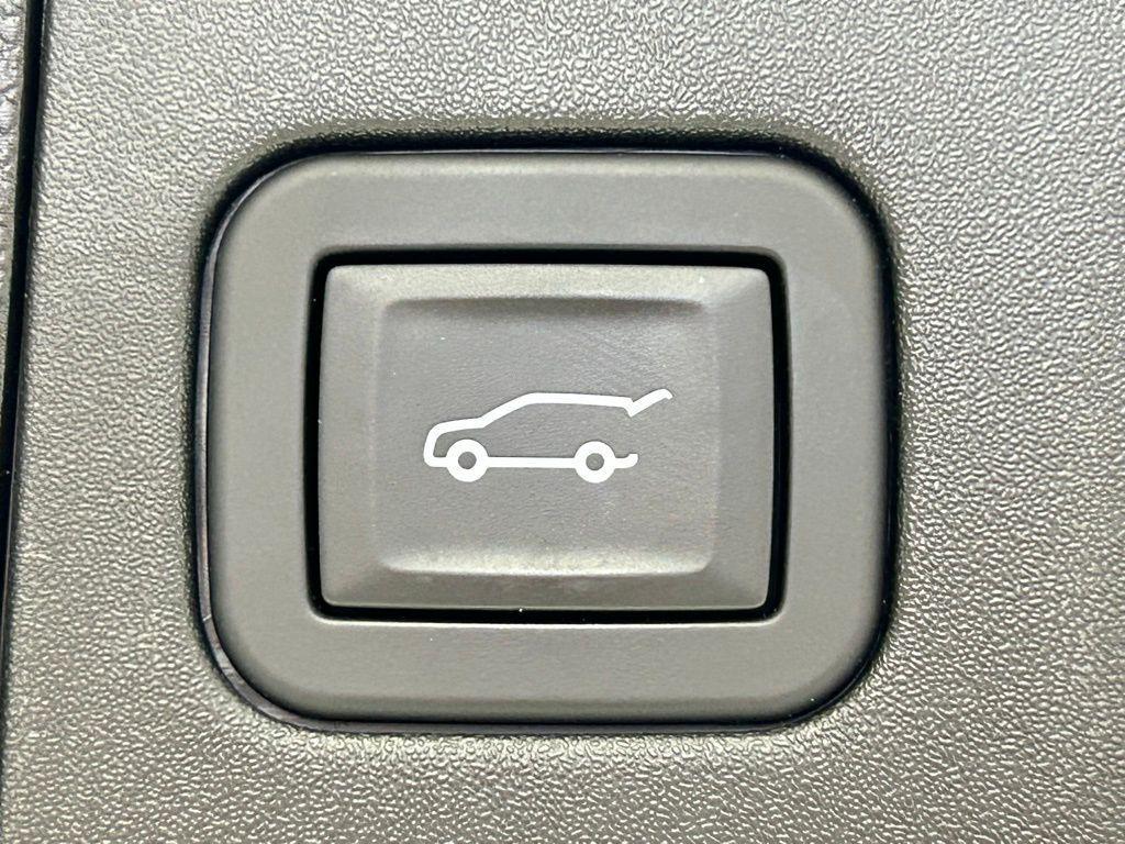 used 2024 Cadillac XT4 car, priced at $39,999