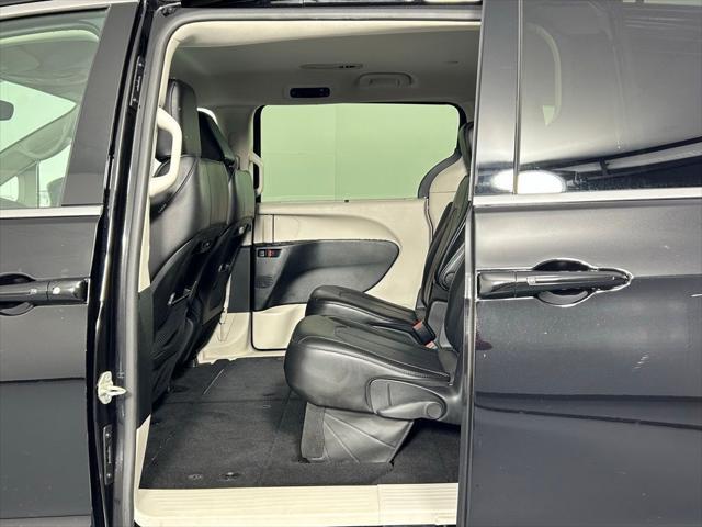 used 2024 Chrysler Pacifica car, priced at $30,999