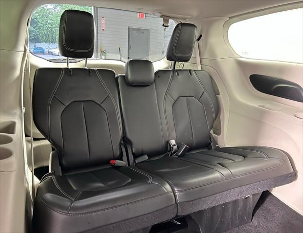 used 2024 Chrysler Pacifica car, priced at $30,999