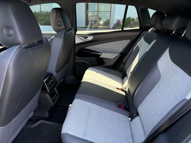 used 2024 Volkswagen ID.4 car, priced at $25,862