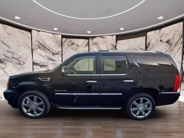 used 2013 Cadillac Escalade car, priced at $24,900