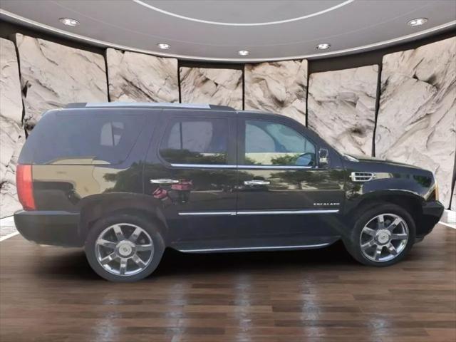 used 2013 Cadillac Escalade car, priced at $24,900