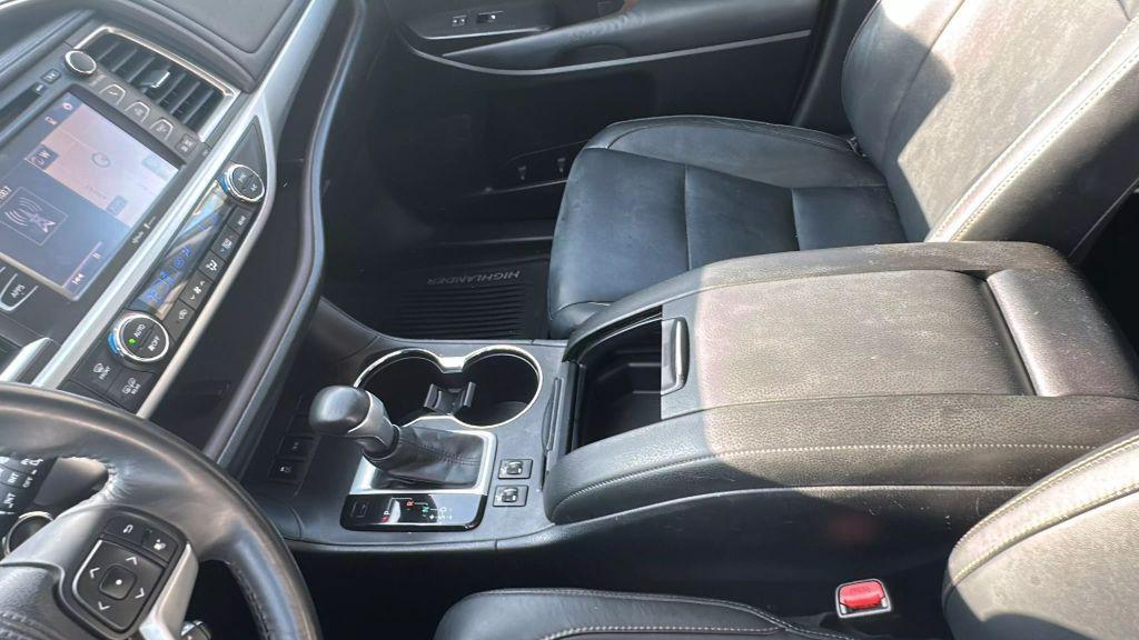 used 2014 Toyota Highlander car, priced at $20,990