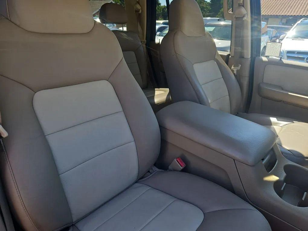 used 2006 Ford Expedition car, priced at $12,990