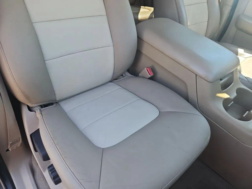 used 2006 Ford Expedition car, priced at $12,990