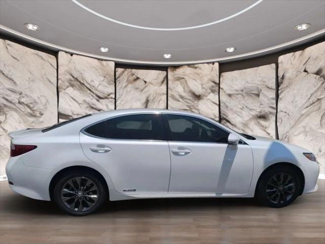 used 2015 Lexus ES 300h car, priced at $19,990