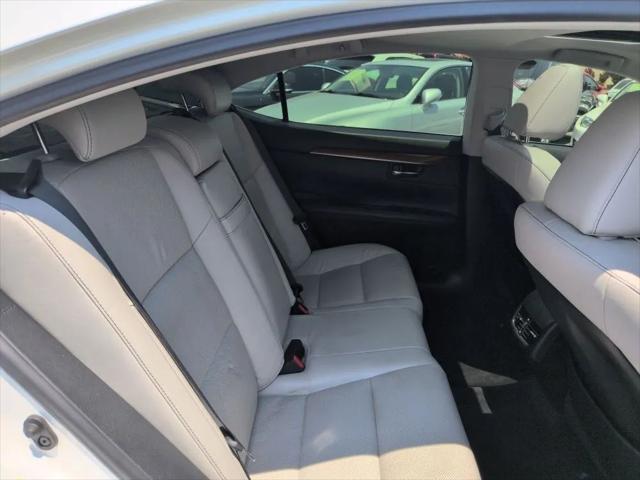 used 2015 Lexus ES 300h car, priced at $19,990