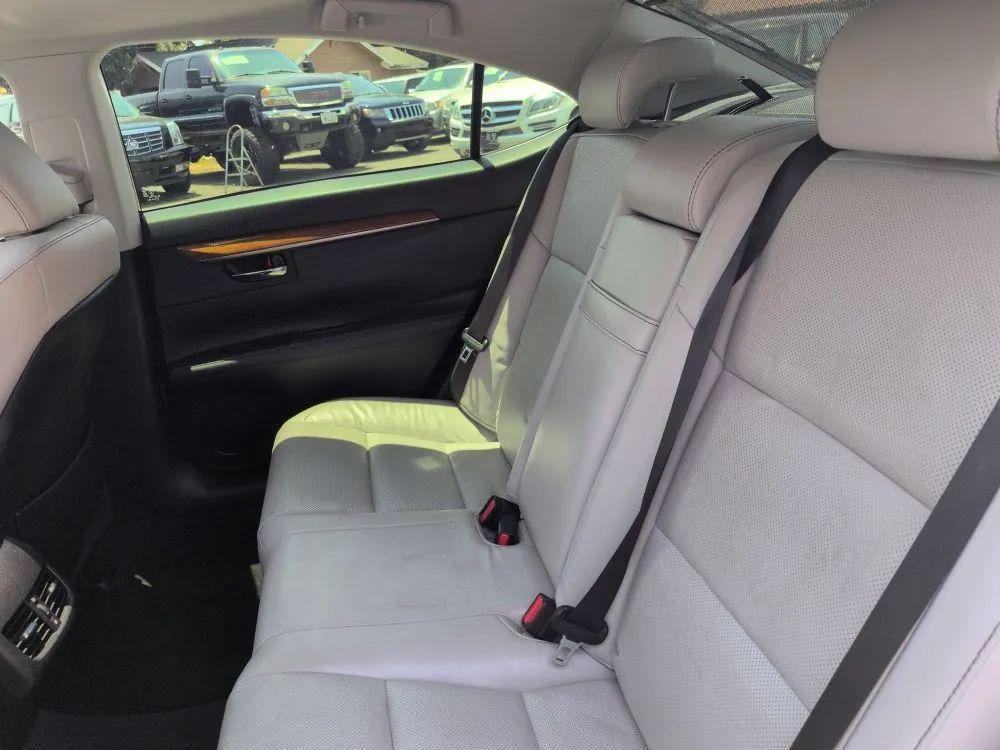 used 2015 Lexus ES 300h car, priced at $18,650