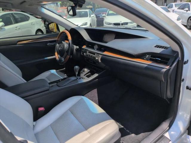 used 2015 Lexus ES 300h car, priced at $19,990