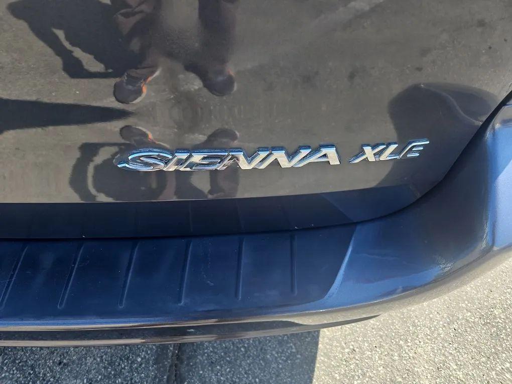 used 2007 Toyota Sienna car, priced at $10,910