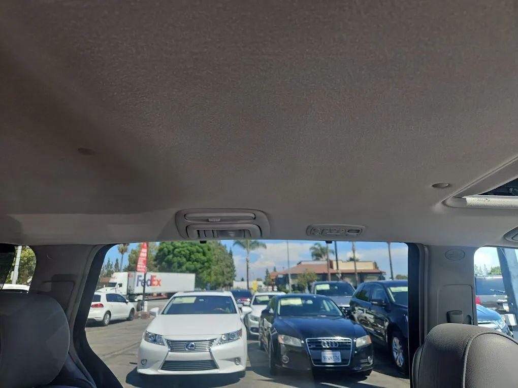 used 2007 Toyota Sienna car, priced at $10,910