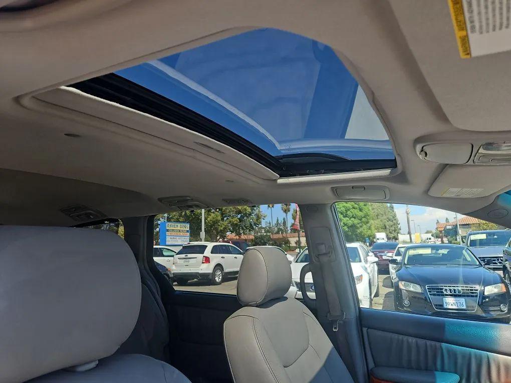 used 2007 Toyota Sienna car, priced at $10,910