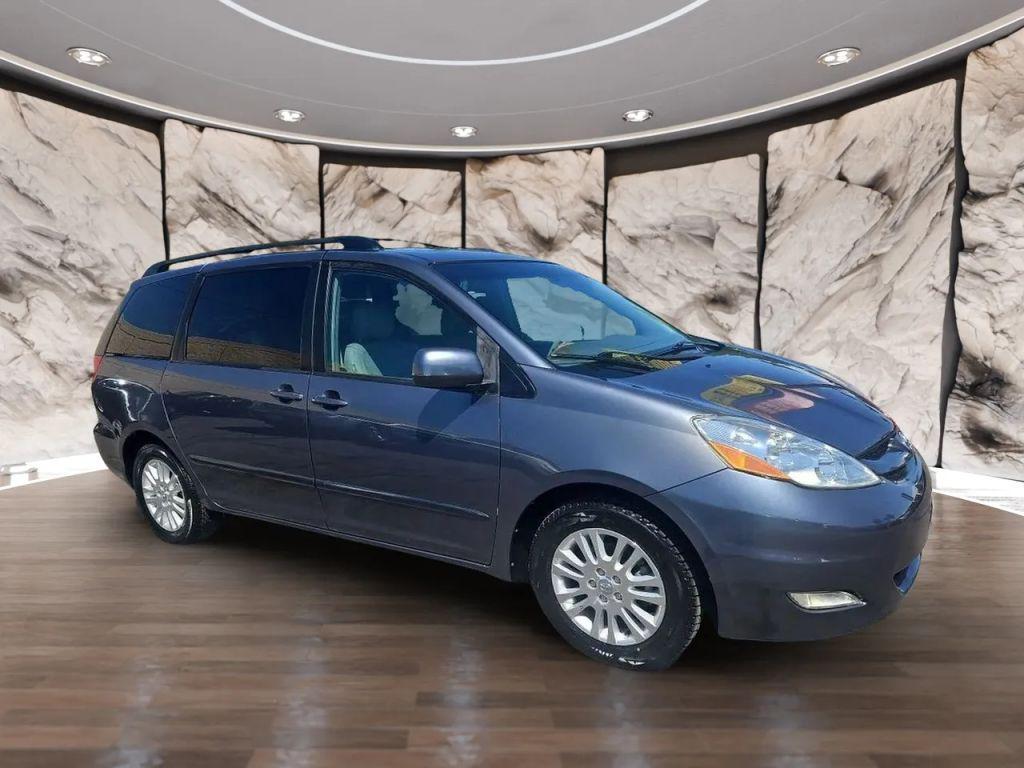 used 2007 Toyota Sienna car, priced at $10,910