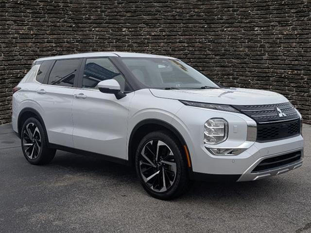 used 2024 Mitsubishi Outlander car, priced at $27,250