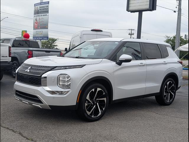 used 2024 Mitsubishi Outlander car, priced at $27,250