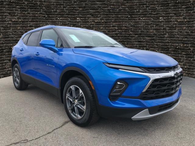 new 2025 Chevrolet Blazer car, priced at $37,020