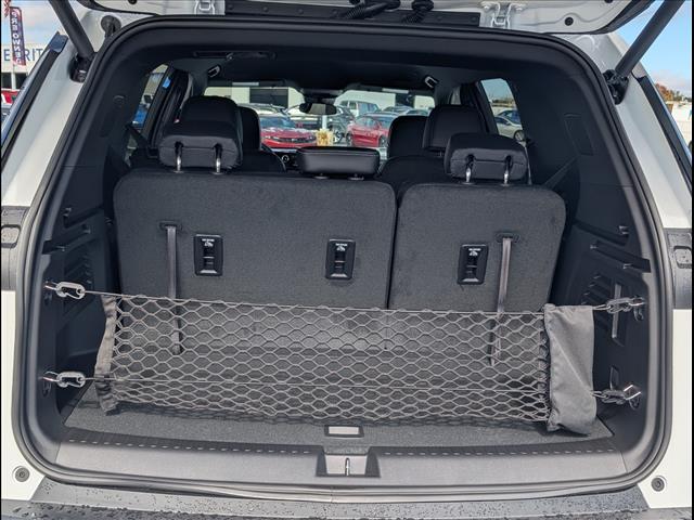 new 2026 Chevrolet Traverse car, priced at $47,445