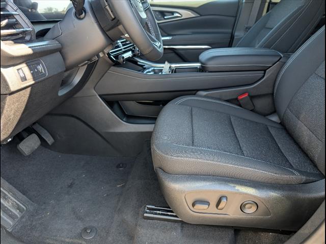 new 2025 Chevrolet Traverse car, priced at $48,093