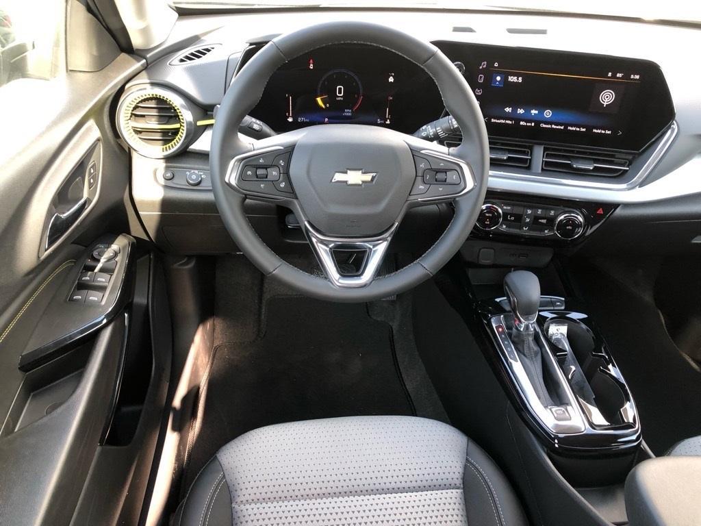 new 2025 Chevrolet Trax car, priced at $24,386