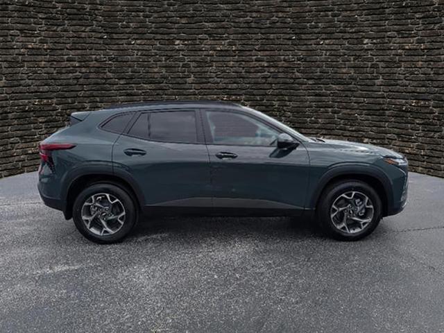 new 2025 Chevrolet Trax car, priced at $23,440