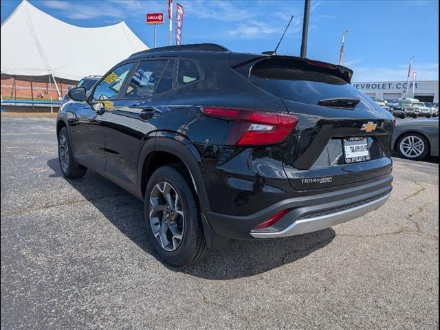 new 2025 Chevrolet Trax car, priced at $24,335