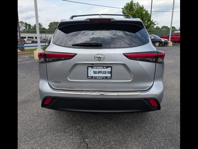 used 2022 Toyota Highlander car, priced at $37,981