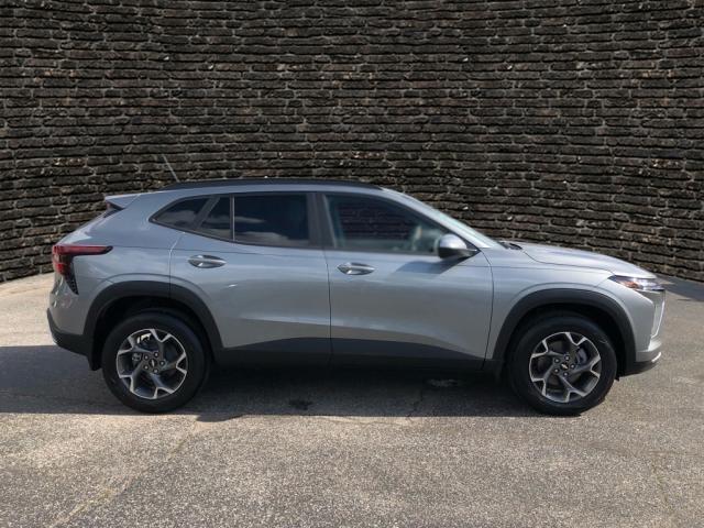 new 2025 Chevrolet Trax car, priced at $24,235